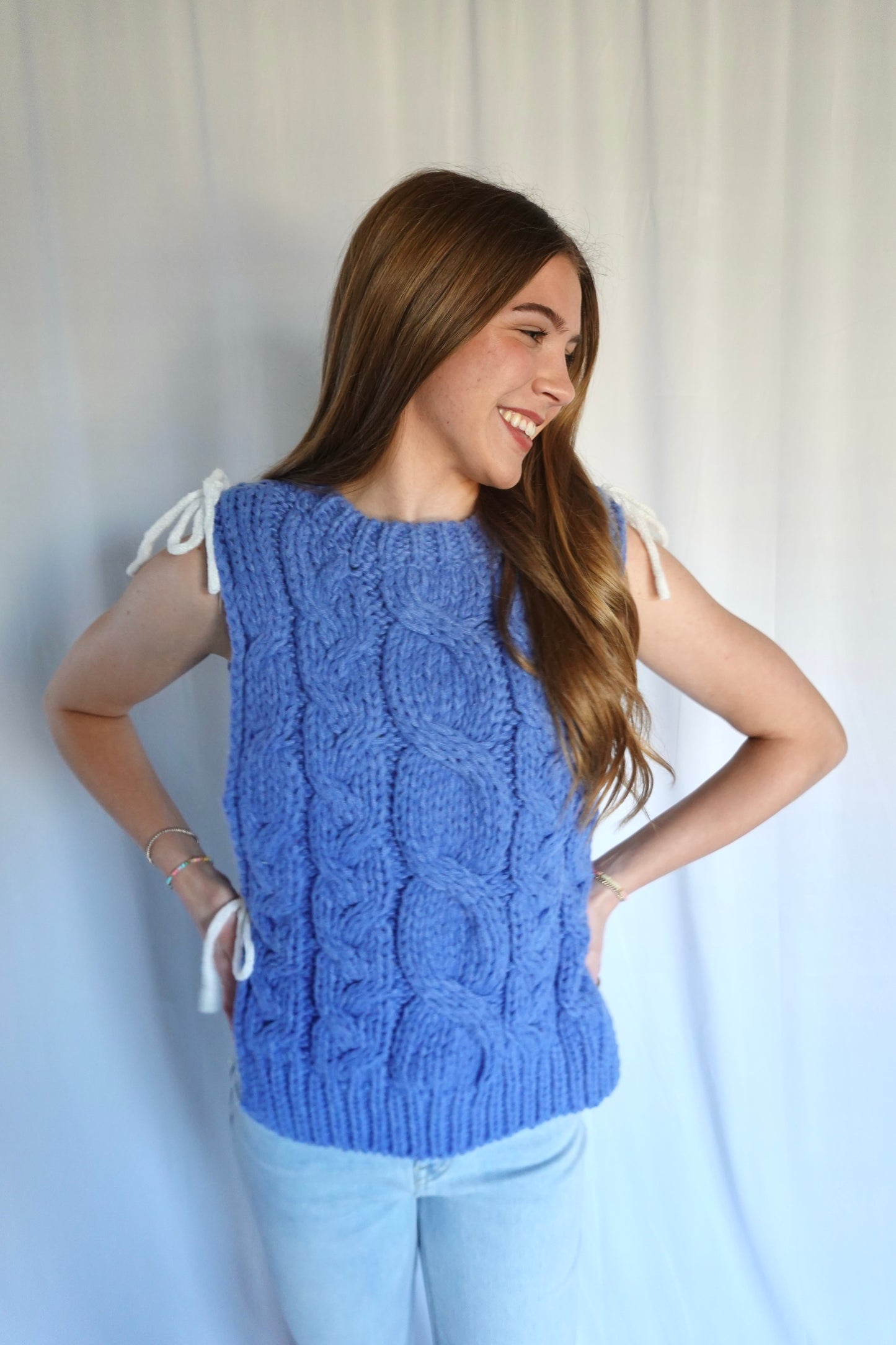 OLIVIA CHUNKY KNIT VEST