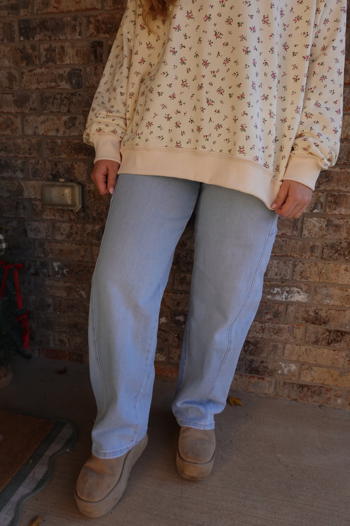 Stretchy Long Barrel Jeans